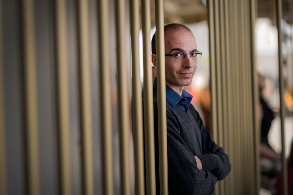 Yuval Noah Harari_Portrait 4