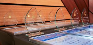 Plaketi Nagradi BAIT